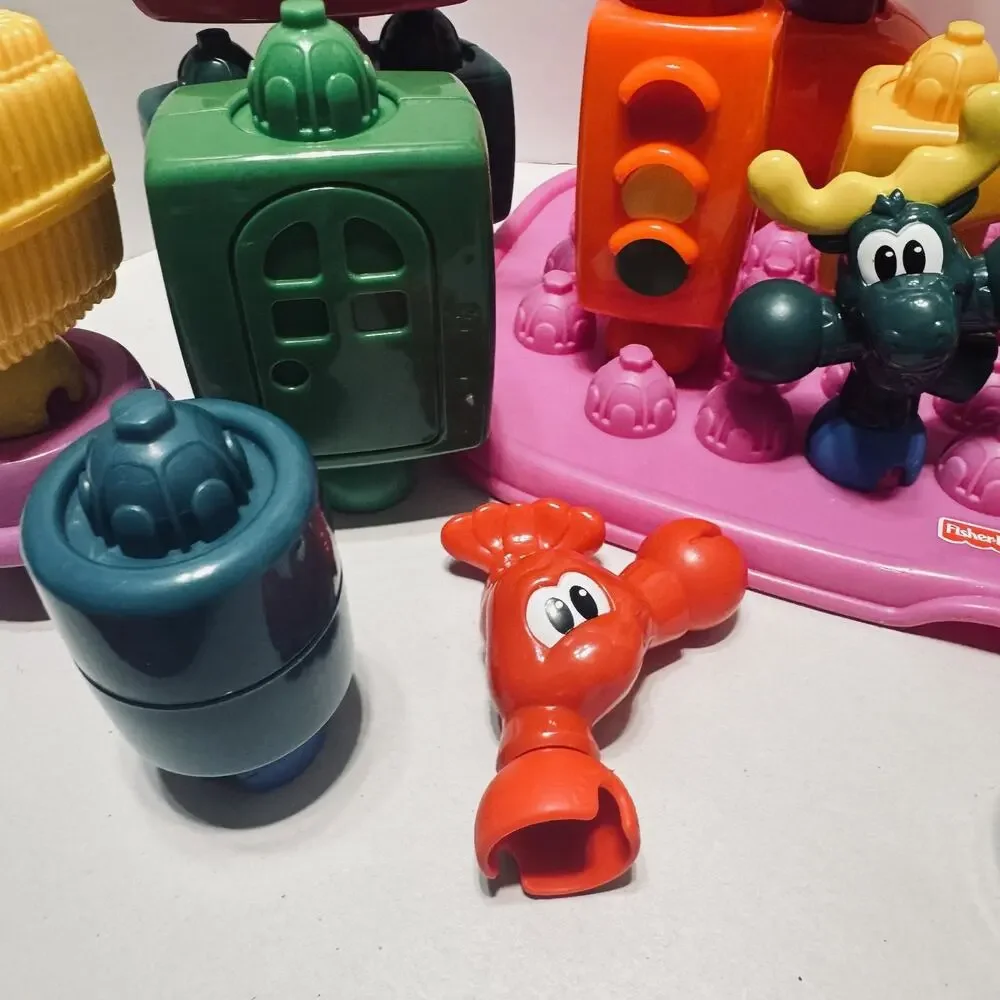 30 Piece Fisher Price‎ Mattel Pop Onz Toys Animals Building set in case 2004